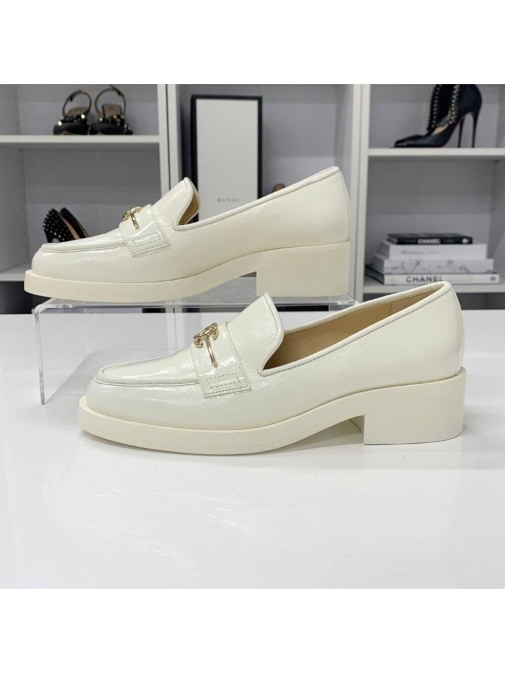 Chanel Coco Mark Leather Loafers White - Picture 3 of 10